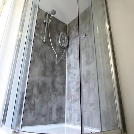 Orchard Nook - Sleeps 4, 2 Bedrooms