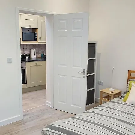 Orchard Nook - Sleeps 4, 2 Bedrooms *