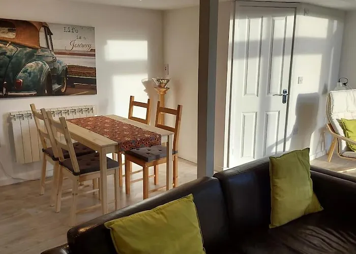 Orchard Nook - Sleeps 4, 2 Bedrooms Kendal