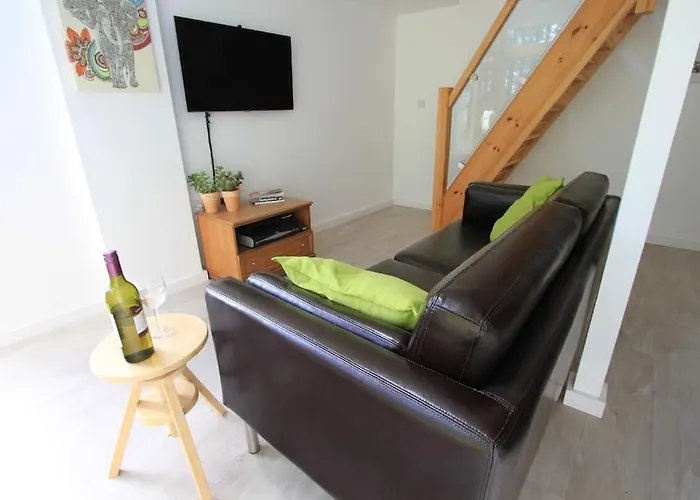 Orchard Nook - Sleeps 4, 2 Bedrooms * Kendal