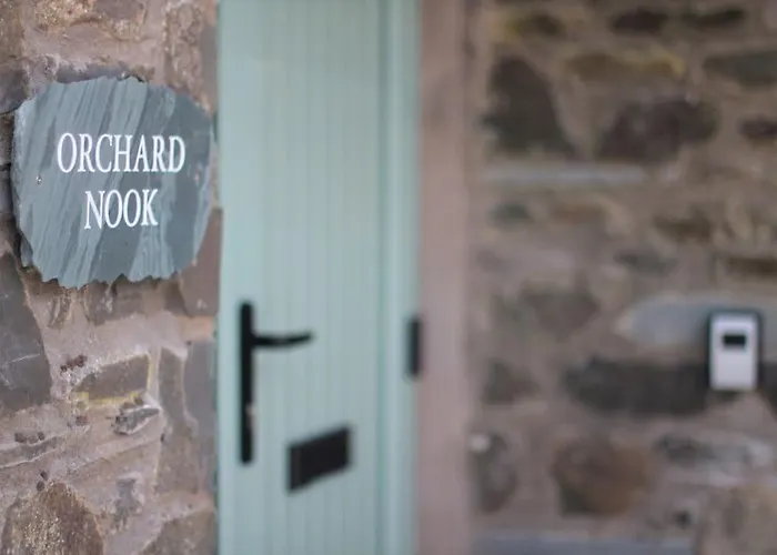 Orchard Nook - Sleeps 4, 2 Bedrooms *